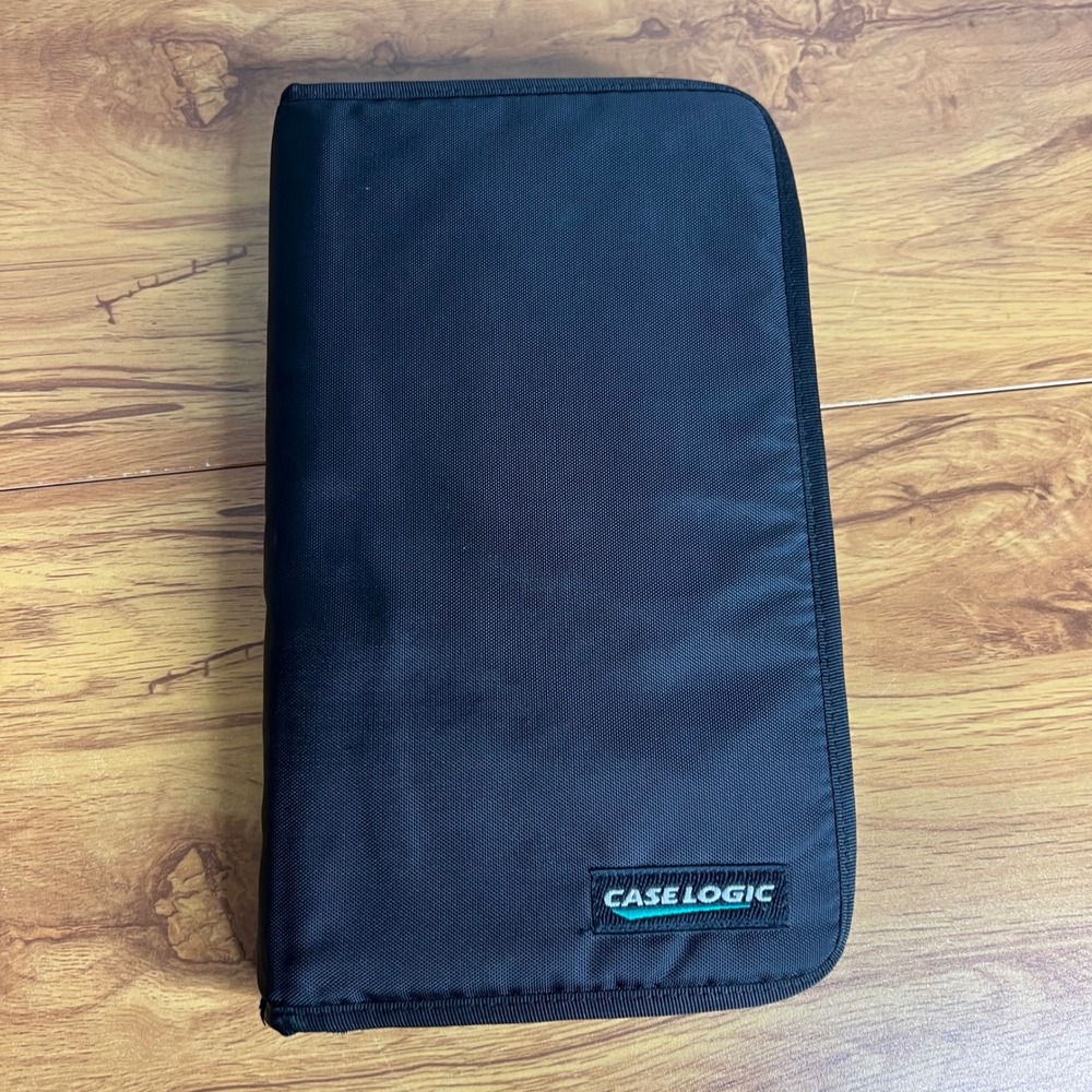 Case Logic CD DVD Storage Binder Black Nylon 48 Capacity Zippered Wallet Case